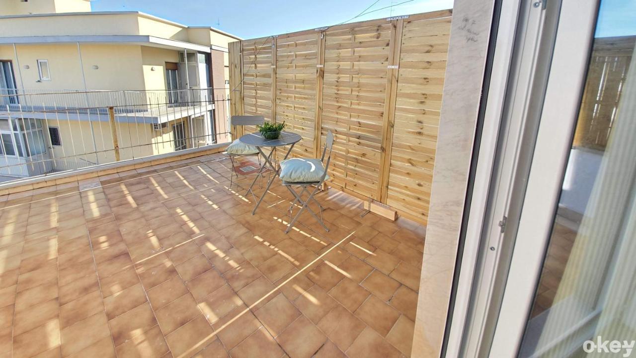Blue Sky Rooftop Rooms - Bari Policlinico Екстериор снимка
